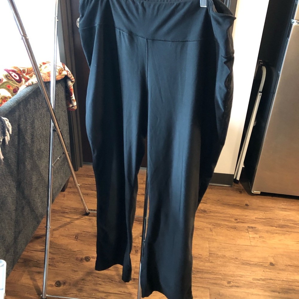 Energy Zone flare yoga pants 2x